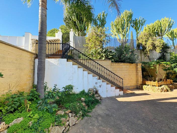 Image No.25-Villa / Détaché de 8 chambres à vendre à Elviria