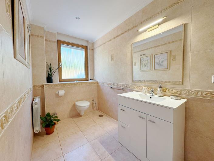 Image No.29-Villa / Détaché de 8 chambres à vendre à Elviria