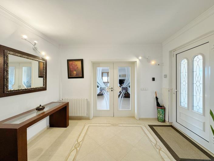 Image No.30-Villa / Détaché de 8 chambres à vendre à Elviria