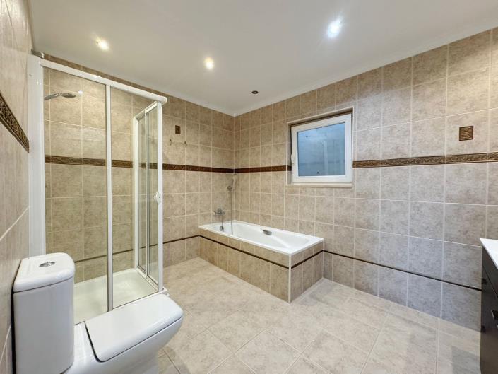 Image No.43-Villa / Détaché de 8 chambres à vendre à Elviria