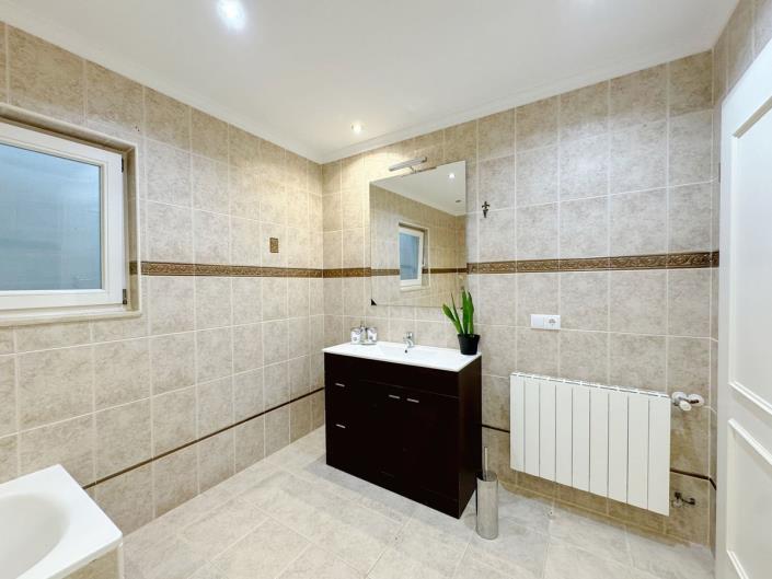 Image No.45-Villa / Détaché de 8 chambres à vendre à Elviria