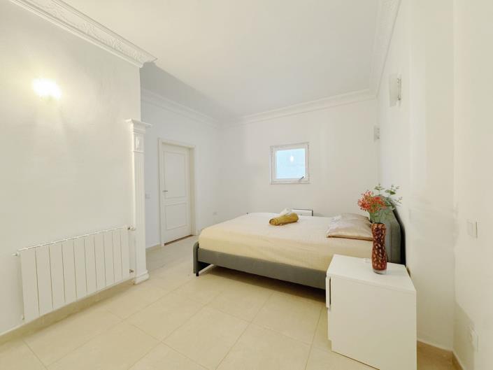 Image No.46-Villa / Détaché de 8 chambres à vendre à Elviria