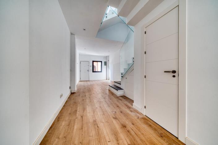 Image No.6-3 Bed Townhouse for sale