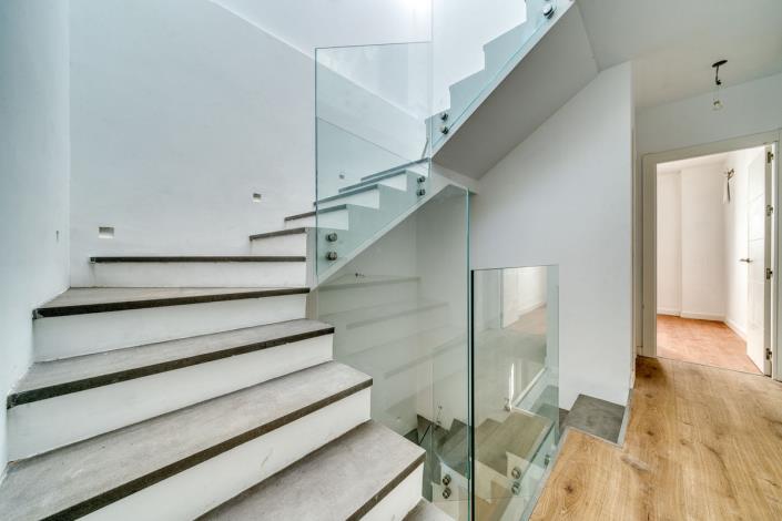 Image No.12-3 Bed Townhouse for sale