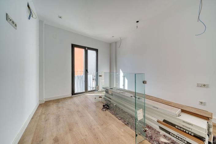 Image No.13-3 Bed Townhouse for sale