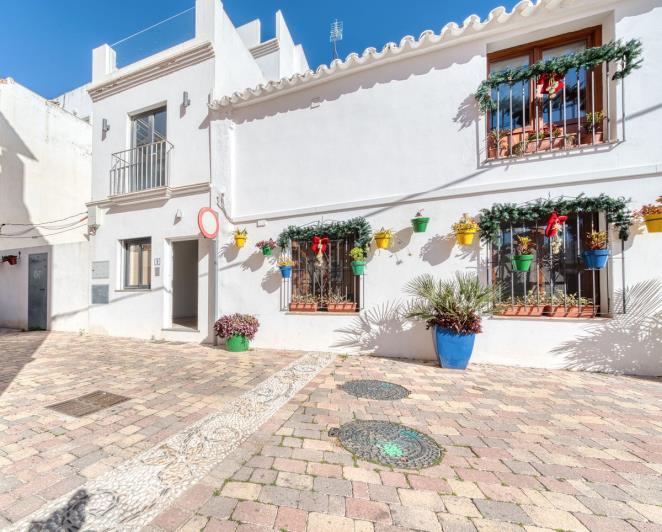 Image No.20-3 Bed Townhouse for sale