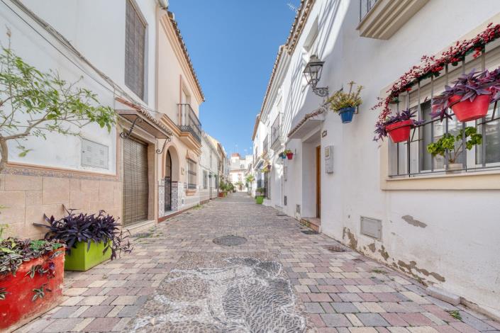 Image No.21-3 Bed Townhouse for sale