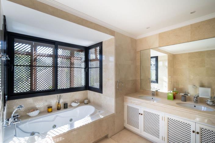 Image No.10-Villa / Détaché de 4 chambres à vendre à Benahavis