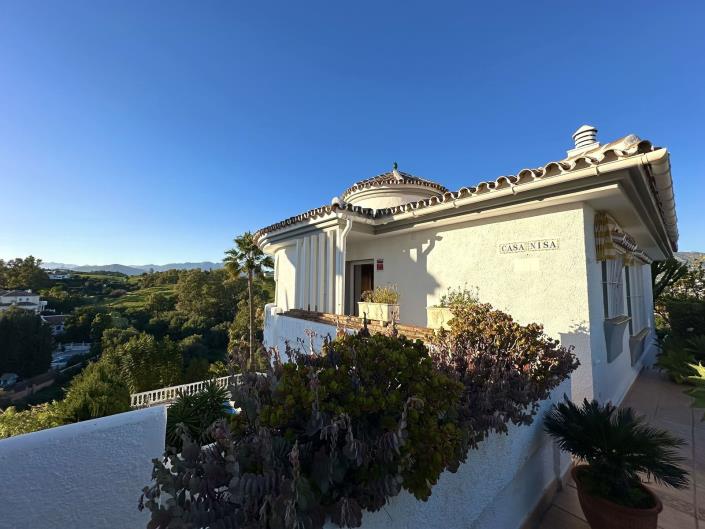 Image No.44-4 Bed Villa / Detached for sale