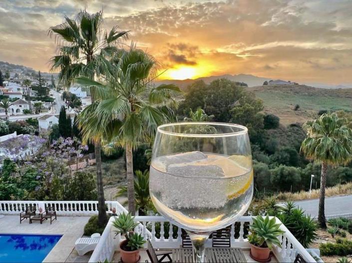 Image No.2-4 Bed Villa / Detached for sale