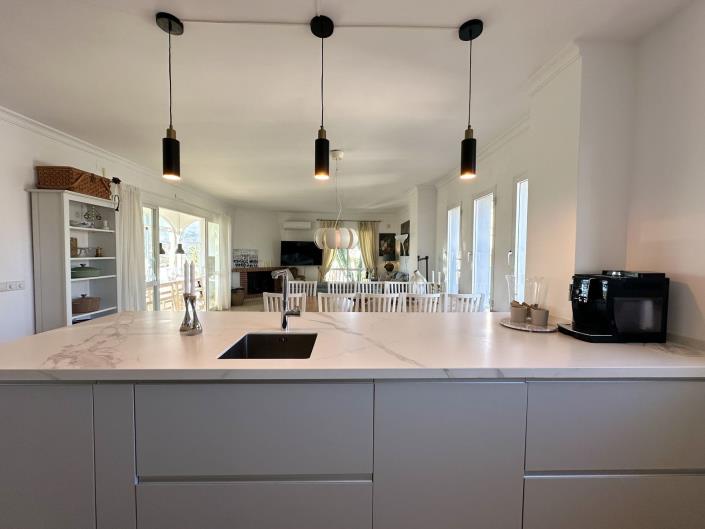 Image No.5-4 Bed Villa / Detached for sale