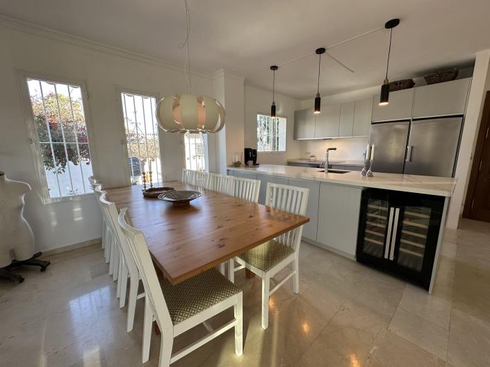 Image No.6-4 Bed Villa / Detached for sale