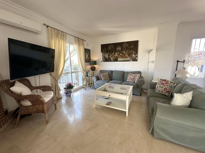 Image No.8-4 Bed Villa / Detached for sale