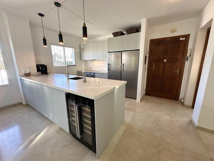 Image No.9-4 Bed Villa / Detached for sale