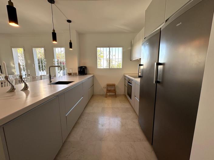 Image No.11-4 Bed Villa / Detached for sale