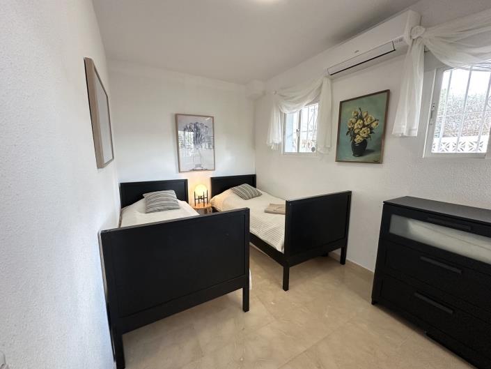 Image No.18-4 Bed Villa / Detached for sale