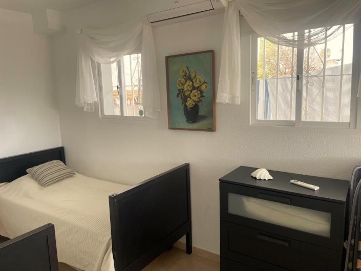 Image No.19-4 Bed Villa / Detached for sale