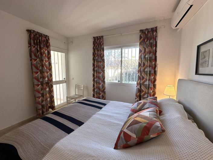 Image No.20-4 Bed Villa / Detached for sale