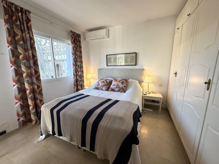 Image No.21-4 Bed Villa / Detached for sale