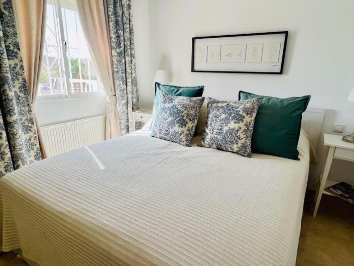 Image No.22-4 Bed Villa / Detached for sale