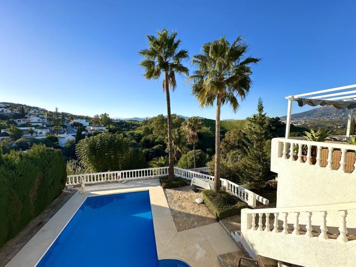 Image No.27-4 Bed Villa / Detached for sale