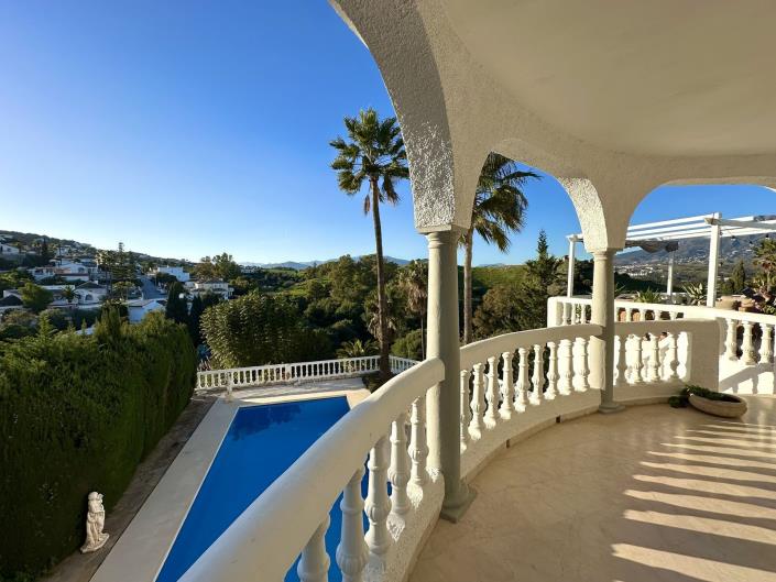 Image No.28-4 Bed Villa / Detached for sale