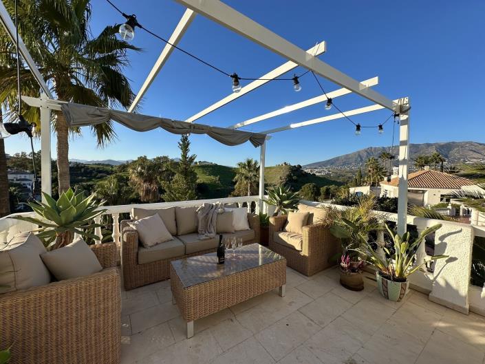 Image No.29-4 Bed Villa / Detached for sale