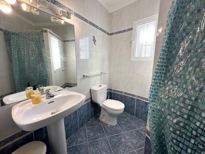 Image No.35-4 Bed Villa / Detached for sale