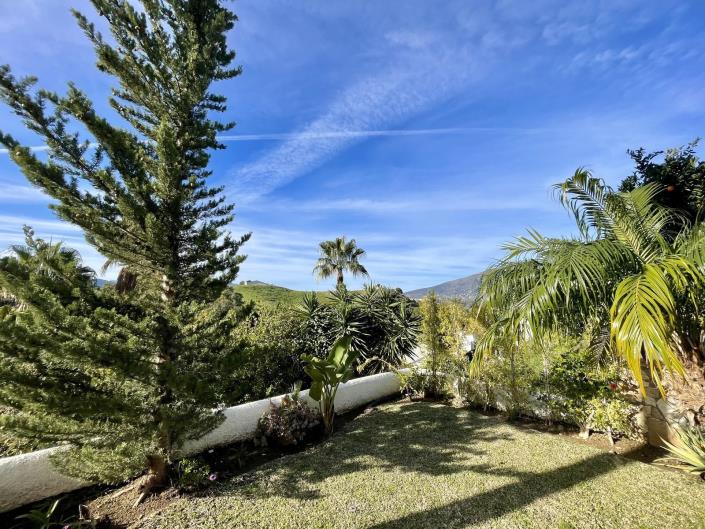 Image No.43-4 Bed Villa / Detached for sale