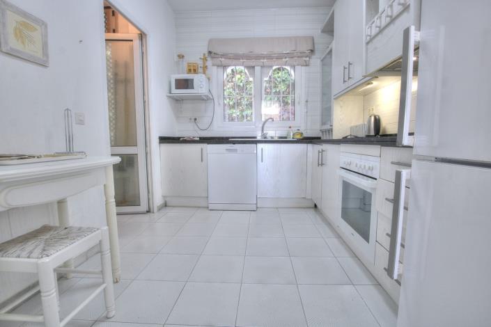 Image No.13-3 Bed Apartment for sale