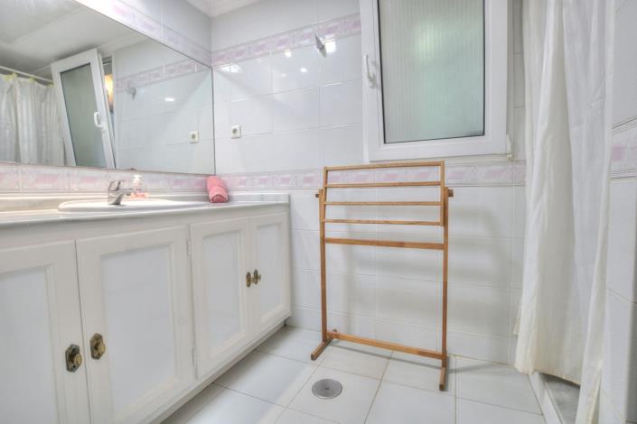 Image No.20-3 Bed Apartment for sale