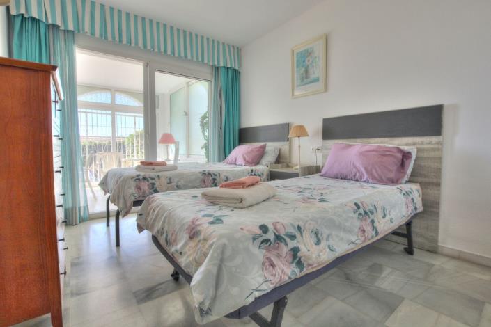 Image No.21-3 Bed Apartment for sale