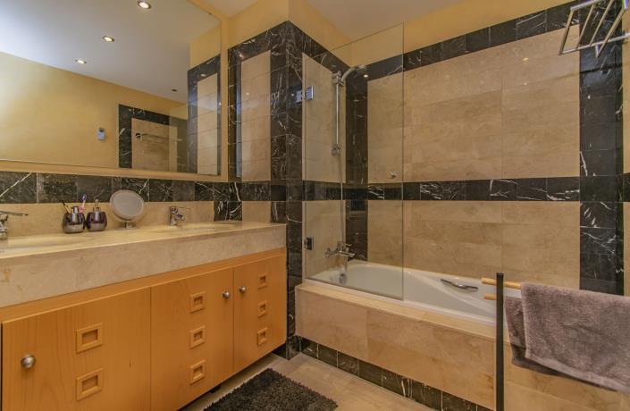 Image No.22-3 Bed Apartment for sale