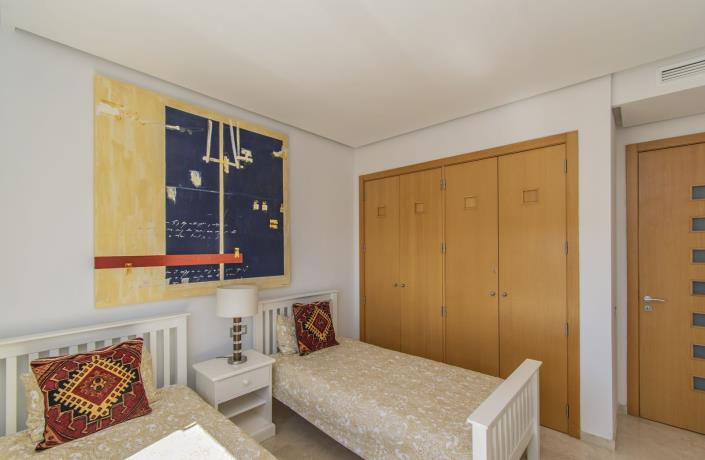 Image No.27-3 Bed Apartment for sale