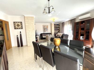 Image No.4-4 Bed Penthouse for sale