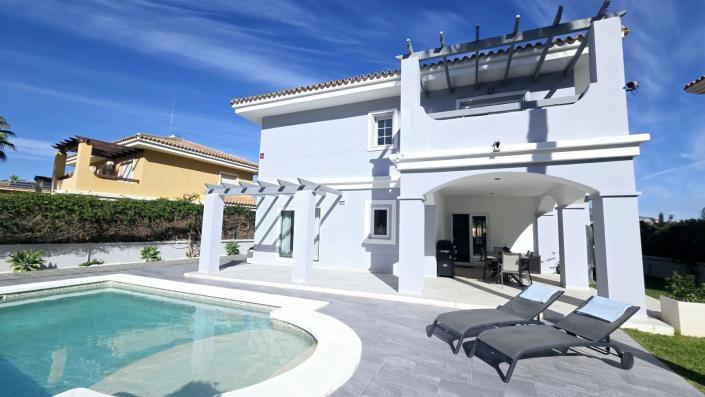 Image No.1-5 Bed Villa / Detached for sale