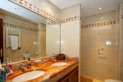 Image No.15-3 Bed Apartment for sale