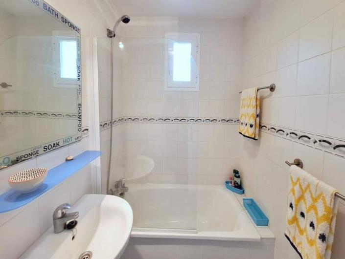 Image No.16-2 Bed Apartment for sale