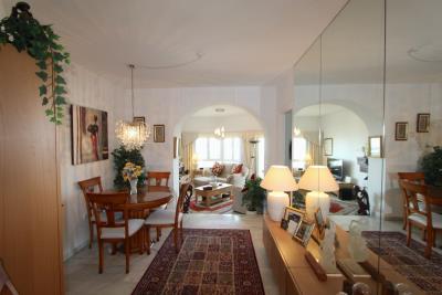 12-9d2414e6554ff283a7dbb3894364f2bd