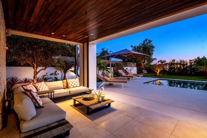 Image No.8-4 Bed Villa / Detached for sale