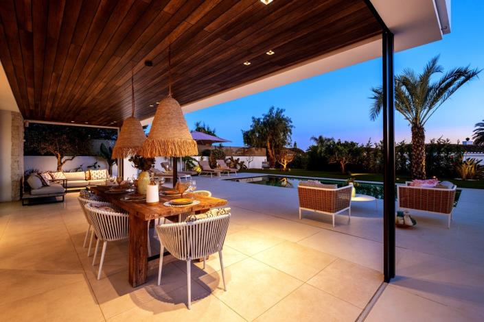 Image No.10-4 Bed Villa / Detached for sale