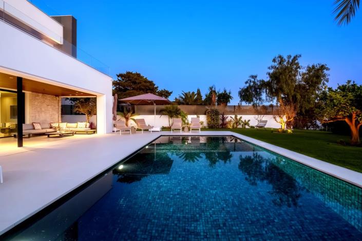 Image No.11-4 Bed Villa / Detached for sale