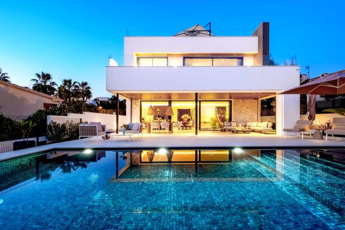 Image No.13-4 Bed Villa / Detached for sale