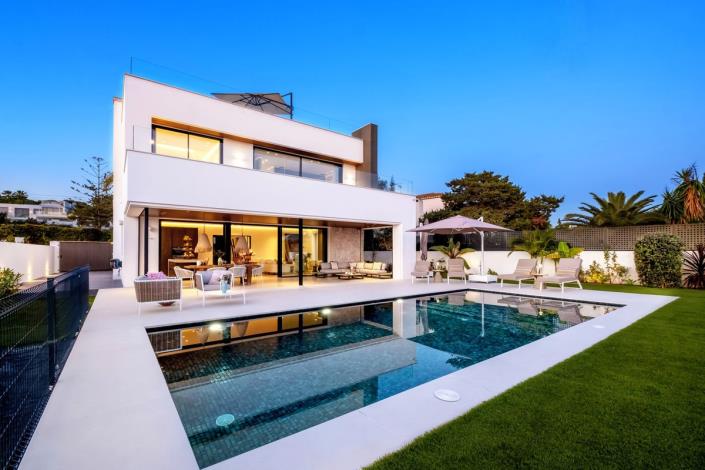 Image No.15-4 Bed Villa / Detached for sale