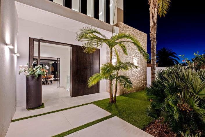 Image No.17-4 Bed Villa / Detached for sale