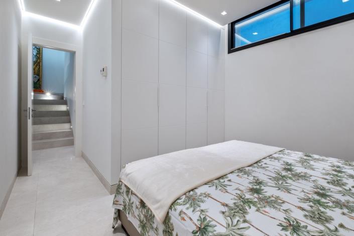 Image No.20-4 Bed Villa / Detached for sale