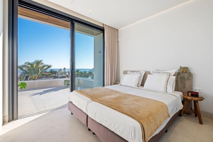 Image No.33-4 Bed Villa / Detached for sale