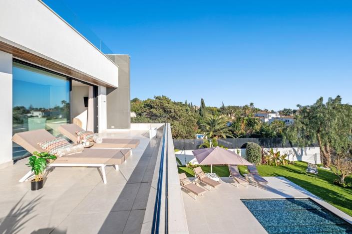 Image No.37-4 Bed Villa / Detached for sale