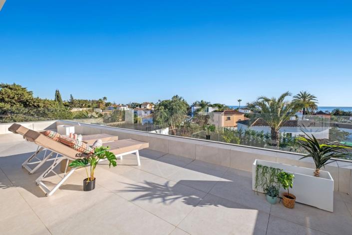 Image No.38-4 Bed Villa / Detached for sale