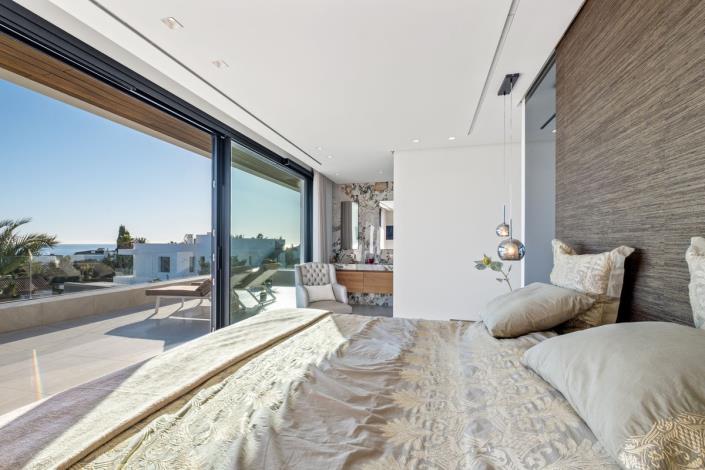 Image No.40-4 Bed Villa / Detached for sale